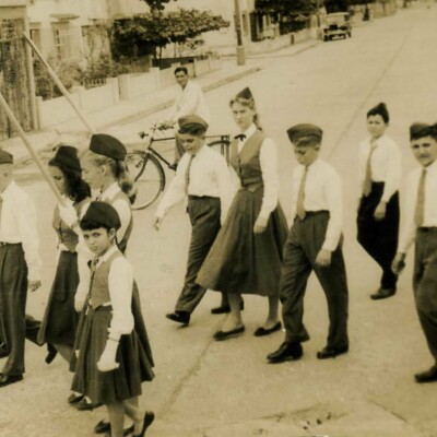 Desfile Colegio Americano -- Guayaquil (undated)