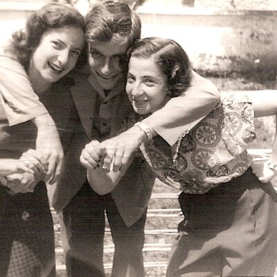 Dita Ginsberg, Elio Schaechter & Eva Mendel -- ca. 1949