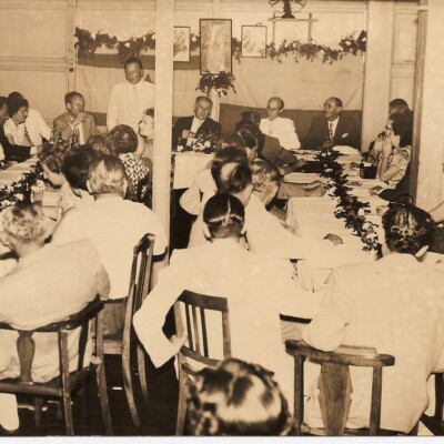 Banquet at the Centro Israelita in Guayaquil.  At the head table, from left to right: Duhl(?), Max Weiser, Tuvia Arazi, Werner Alexander, ?.