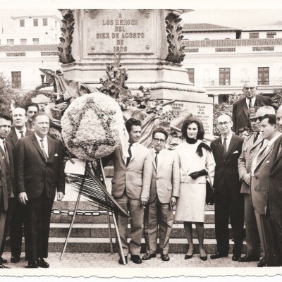 At the 10th of August monument in Quito with representatives of the Jewish Community.