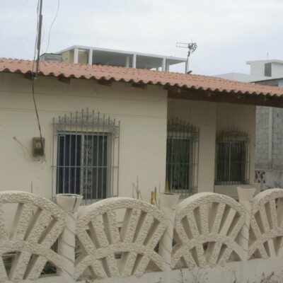 These are former homes of some of the Jewish families of Guayaquil who owned homes in Playas, about 90 minutes from Guayaquil, on the Pacific Ocean.
