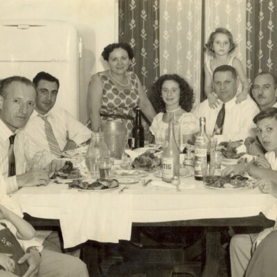 Reunion en case de Julo Suster (undated)