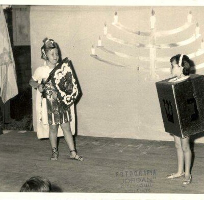 HANUKAH -- ROBBY FISCHLER Y VIVI CZARNINSKI