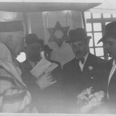 Salomon Neumann officiating at a wedding in Quito Ecuador, 1944