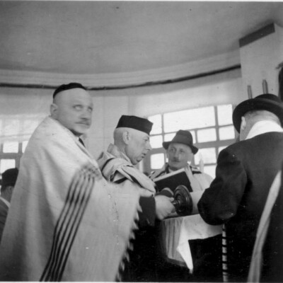 Salomon Neumann reading the Torah in Quito Ecuador, 1944