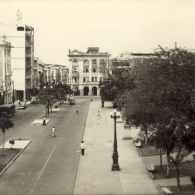 Vista del Parque Centenario desde las caasa -- Guayaquil (undated)