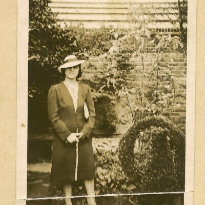 “London, 1939”		Oma Moschi in London (after fleeing Germany)-- page 16