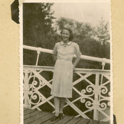 “Antwerpen, 1939”		Ursel Baum (Mami’s friend) -- page 22