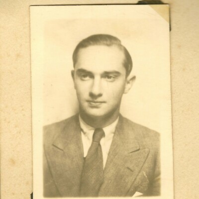 “Antwerpen, 1940”		Erich Koppel (Opa Aki’s brother; Mami’s uncle)-- page 25