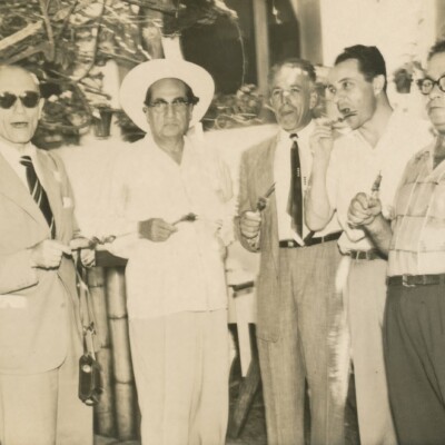 Manea Sifnaghel (far right)