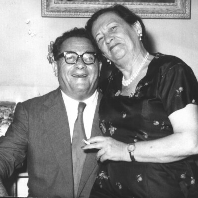 Left: Manea Sifnaghel -- Undated, Guayaquil