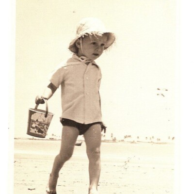 Playas -- On my way to find what didn't exist in Playas --  dry white sand.